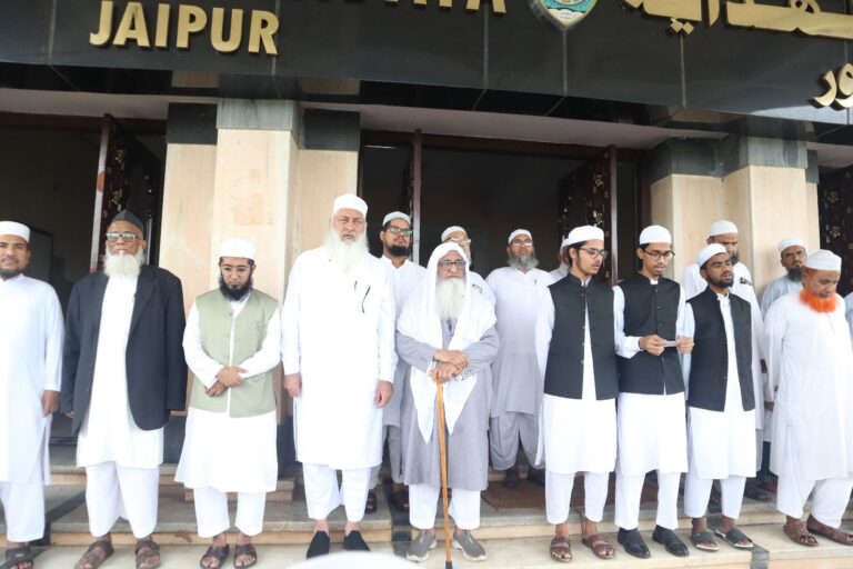 Independence Day Celebration at Jamea Tul Hidaya, Jaipur with the flag hoisting ceremony